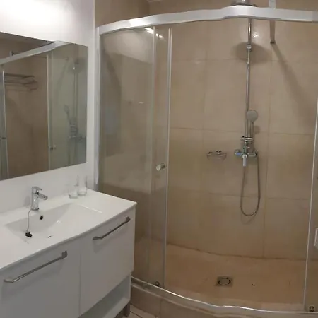 Blaxy Resort Condo * Douăzeci şi Trei August