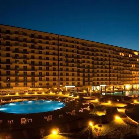 Blaxy Resort Condo *