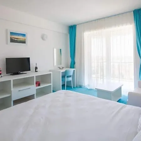 Appart hôtel Blaxy Resort Condo Douăzeci şi Trei August